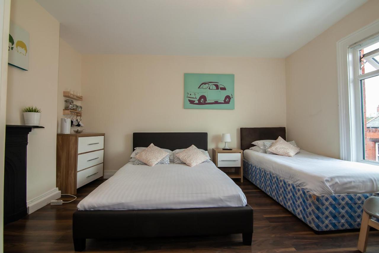 Franks Serviced Accommodation Liverpool Exterior foto